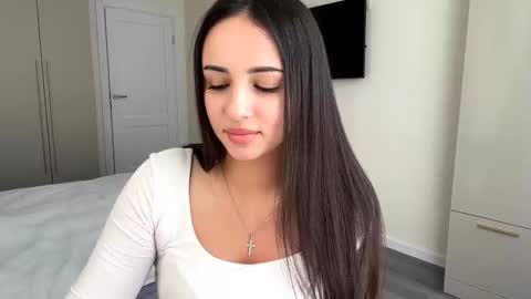 Snapshot of vixy_luna chatting on March 20, 2:55 pm Miss Mia online show from March 20, 2:55 pm