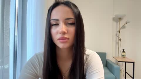 Snapshot of vixy_luna chatting on April 1, 1:41 pm Miss Mia online show from April 1, 1:41 pm