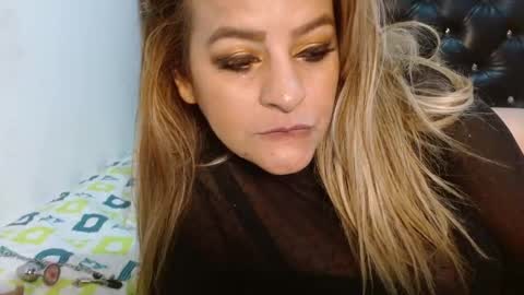 Venus online show from November 14, 1:04 am