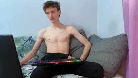 Snapshot of vlad_ggvldd chatting on March 10, 3:06 pm Vlad Dinovich online show from March 10, 3:06 pm