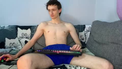 Snapshot of vlad_ggvldd chatting on April 16, 9:39 pm Vlad Dinovich online show from April 16, 9:39 pm