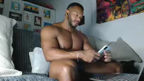 Snapshot of vlarkstone chatting on April 4, 7:06 am vlarkstone online show from April 4, 7:06 am