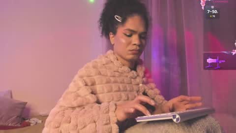 Snapshot of vnus_ chatting on April 4, 2:32 am Venus Vanessa online show from April 4, 2:32 am