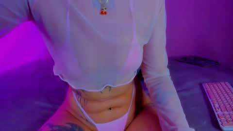 Snapshot of void_smokin chatting on April 26, 7:28 am Gabriela online show from April 26, 7:28 am