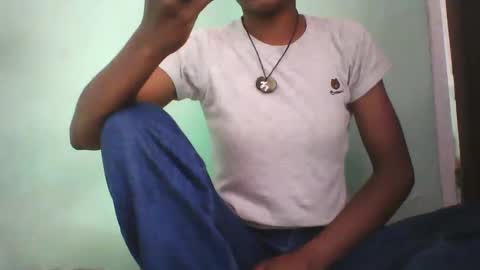 vounialdy online show from February 8, 9:13 am