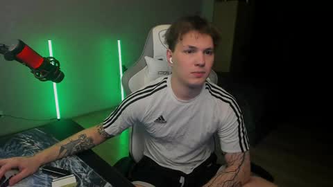 Snapshot of vova_belkin_ chatting on May 17, 6:04 pm vova online show from May 17, 6:04 pm