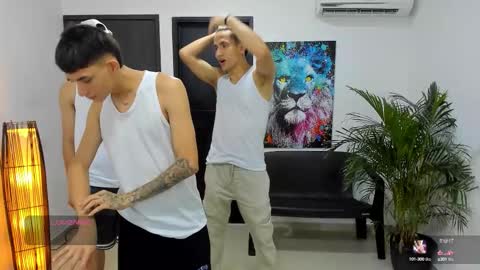 voyeurism_guys online show from September 8, 11:04 pm