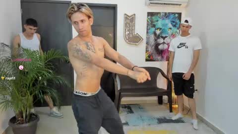 Snapshot of voyeurism_guys chatting on September 23, 11:08 pm voyeurism_guys online show from September 23, 11:08 pm