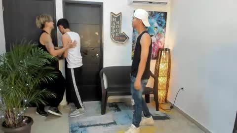 Snapshot of voyeurism_guys chatting on September 28, 11:10 pm voyeurism_guys online show from September 28, 11:10 pm