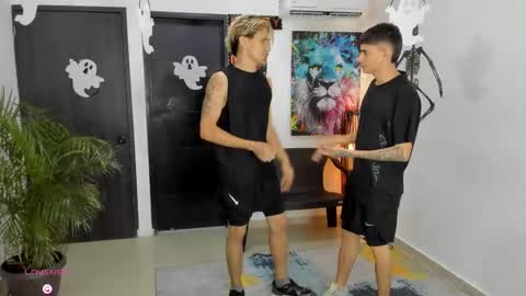 Snapshot of voyeurism_guys chatting on October 9, 11:14 pm voyeurism_guys online show from October 9, 11:14 pm