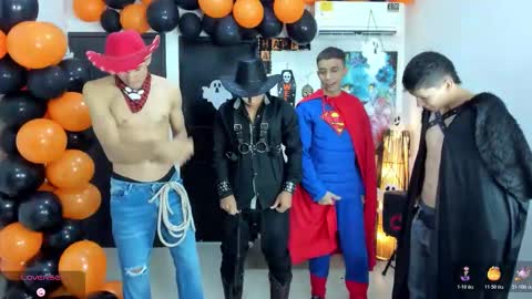 Snapshot of voyeurism_guys chatting on October 29, 11:06 pm voyeurism_guys online show from October 29, 11:06 pm