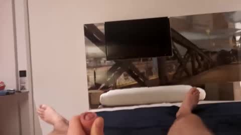 Snapshot of voyeuristicmcfly2 chatting on February 13, 12:50 am mcfly online show from February 13, 12:50 am