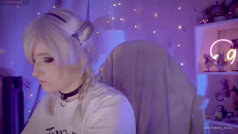 vronnier online show from October 19, 7:36 pm