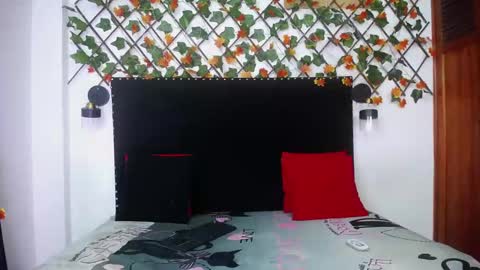 Snapshot of vsamanthaper2 chatting on February 17, 8:04 pm vsamanthaper2 online show from February 17, 8:04 pm