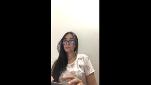 Snapshot of vsantini_ chatting on February 4, 3:54 am vsantini_ online show from February 4, 3:54 am