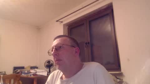 vthomasp719 online show from May 21, 7:32 pm