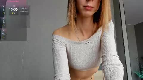Snapshot of vvalkyriee chatting on April 25, 11:13 am vvalkyriee online show from April 25, 11:13 am