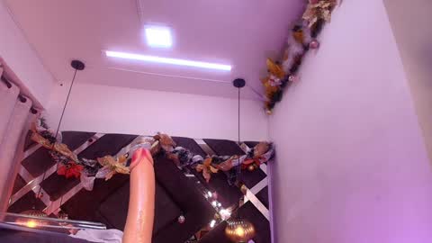 Snapshot of vvioleta_ chatting on December 10, 6:01 am Violeta online show from December 10, 6:01 am