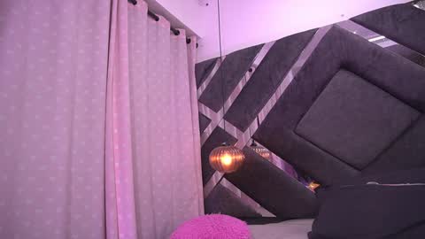 Snapshot of vvioleta_ chatting on February 5, 3:13 am Violeta online show from February 5, 3:13 am