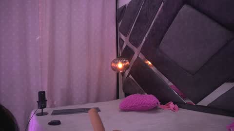 Snapshot of vvioleta_ chatting on February 6, 3:06 am Violeta online show from February 6, 3:06 am