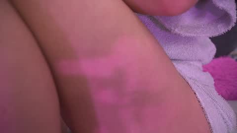 Snapshot of vvioleta_ chatting on February 8, 9:13 am Violeta online show from February 8, 9:13 am