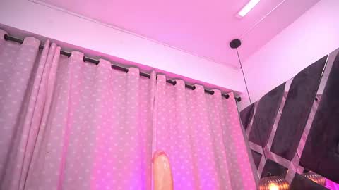 Snapshot of vvioleta_ chatting on March 11, 6:21 am Violeta online show from March 11, 6:21 am