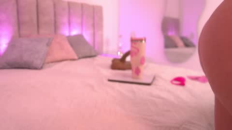 Violeta online show from November 14, 3:05 am