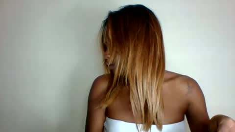 Snapshot of vynarahot chatting on July 13, 12:19 pm vynarahot online show from July 13, 12:19 pm