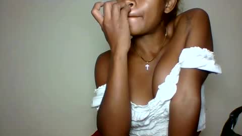 Snapshot of vynarahot chatting on July 29, 4:49 pm vynarahot online show from July 29, 4:49 pm