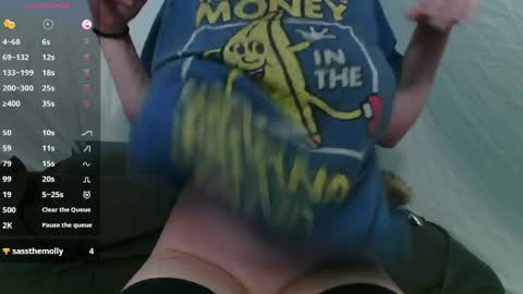 Snapshot of wacky_weirdo chatting on April 4, 11:57 pm Rose online show from April 4, 11:57 pm