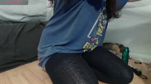 Snapshot of wacky_weirdo chatting on April 18, 5:00 am Rose online show from April 18, 5:00 am