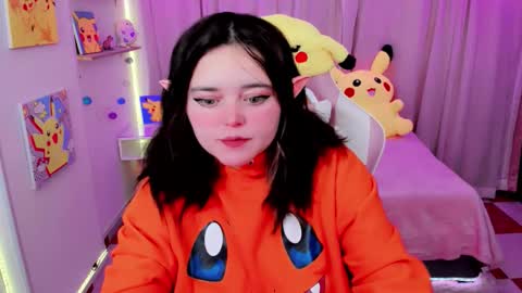 Snapshot of waifumochi_chan chatting on February 13, 9:49 am online show from February 13, 9:49 am