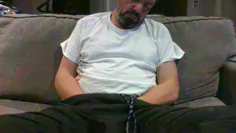 walker033 online show from December 7, 7:05 am