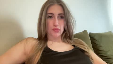 Snapshot of walkiria19 chatting on April 9, 4:45 pm walkiria19 online show from April 9, 4:45 pm