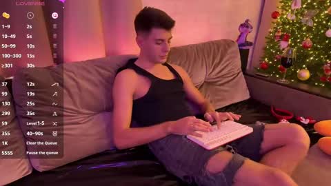 Snapshot of walt_enjoy chatting on December 15, 6:59 pm Walt Enjoy online show from December 15, 6:59 pm