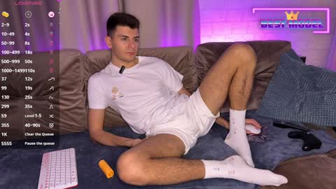 Snapshot of walt_enjoy chatting on February 6, 4:25 pm Walt Enjoy online show from February 6, 4:25 pm