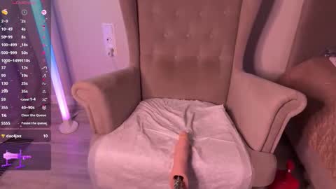 Snapshot of walt_enjoy chatting on October 22, 5:45 pm Walt Enjoy online show from October 22, 5:45 pm