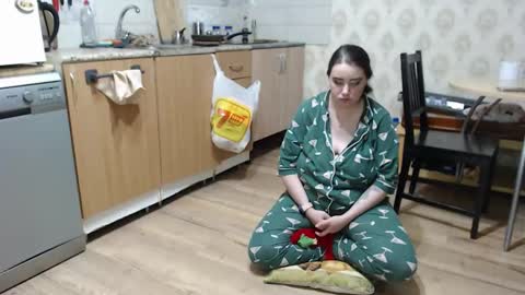 Snapshot of wantedsuperallice chatting on January 31, 7:11 pm Allice online show from January 31, 7:11 pm