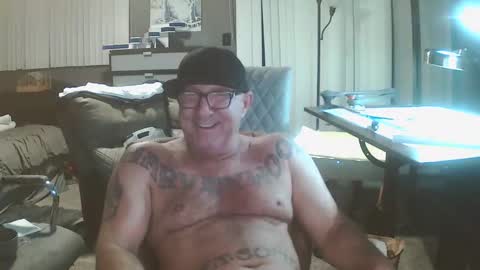 inittogetitin online show from December 14, 7:58 am