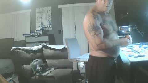 inittogetitin online show from December 15, 8:07 am