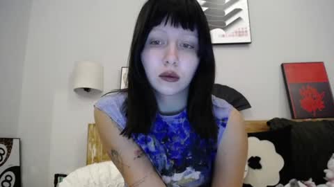 Snapshot of warm_june chatting on May 31, 1:51 pm June online show from May 31, 1:51 pm