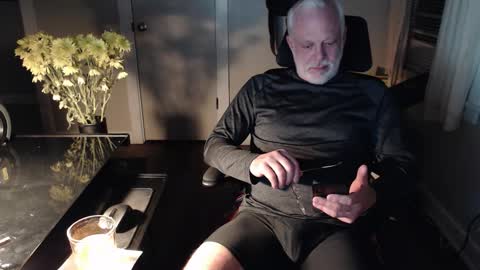 Snapshot of wasted_daze_ chatting on February 4, 3:01 am wasted_daze_ online show from February 4, 3:01 am