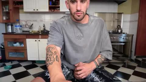 wearetwo online show from March 14, 6:24 pm