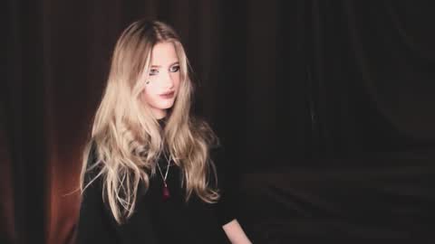 waterfallwoods online show from November 12, 7:20 am