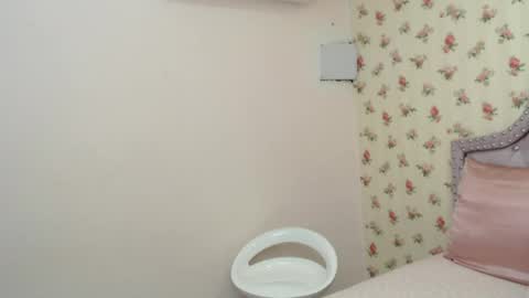 Snapshot of watson_crystal00 chatting on April 7, 1:22 pm Milf Latina online show from April 7, 1:22 pm