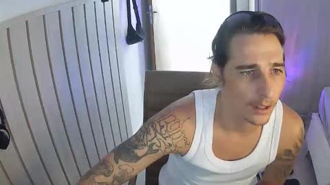 Snapshot of wave_boyy chatting on March 31, 1:44 pm wave_boyy online show from March 31, 1:44 pm