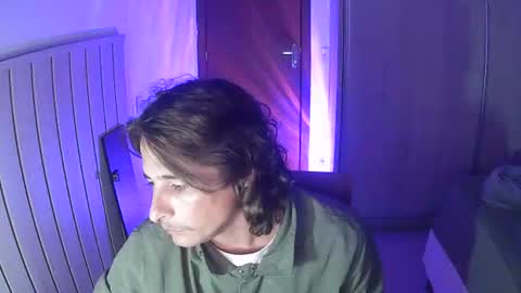 wave_boyy online show from May 10, 10:37 pm