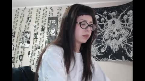 Snapshot of wavy_nights chatting on April 10, 4:12 pm Mina online show from April 10, 4:12 pm