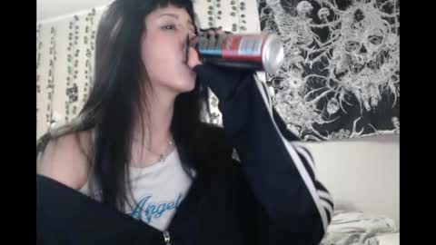 Snapshot of wavy_nights chatting on April 30, 2:01 pm Mina online show from April 30, 2:01 pm