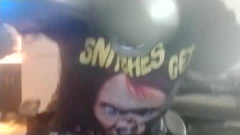 Snapshot of waynesunderworld123 chatting on November 3, 11:33 am waynesunderworld123 online show from November 3, 11:33 am